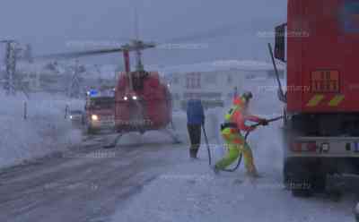 (UP) Schneechaos Osttirol – fast 3 Meter Schnee: Live Hubschrauberstart zu Einsatz, Bundesherr mit Hubschrauber im Einsatz (on tape), Bahnhofsdach Lienz wird von Schnee befreit, Züge stehen weiterhin still, massiver Schneebruch, Energieunternehmen befreien Stromleitungen: extreme Schneemassen in Erschbaum, Bahnverkehr soll bis Dienstag weiterhin ruhen, Lawinengefahr von 5 auf 4 gesunken, Osttirol räumt auf – neue Schneefälle drohen