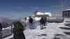 Gäste strömen bei Kaiserwetter auf die Zugspitze – 10cm Neuschnee über Nacht – Bobfahren auf dem Zugspitzplatt – Gipfelkreuz rund 1,6 Meter tief im Schnee – Seit Monaten kein Mensch mehr auf dem Gipfel – Minus 8° Celsius auf dem Gipfel – Hunde rennen und spielen im Schnee – Hund läuft gegen die Kamera vor lauter Freude (on tape) – inkl. 4 OTöne: Problem mit ungetesteten Besuchern seitens der Tiroler Zugspitzbahn – Nur mit der 3G-Regel wird man von der Bayerischen Zugspitzbahn befördert – Hoher Andrang zu den Pfingstferien in den Alpen