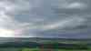 Heftige Superzelle: Bedrohliche Drohnenbilder – LIVE ON TAPE Golfballgroßer Hagel prasselt auf das Auto, Orkanböen und Starkregen peitschen über das Land, Tornadogefahr und massive Unwetter ziehen über Deutschland hinweg: Große Tornadogefahr in Deutschland