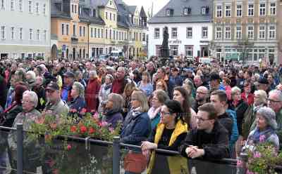 Gaspreisbremse - Großprotest der mittelständischen Unternehmen im Erzgebirge: Gaspreisbremse soll für mittelständische Unternehmen erst später kommen, Unternehmer protestieren auf Annaberger Markt: Trotz Habeckbesuch: „Berggeschrey - Mit Herz und Verstand für unser Heimatland“ findet zweite Auflage im Erzgebirge