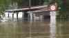 Jahrhunderthochwasser an der Donau befürchtet: Feuerwehr errichtet mobile Deiche, Feuerwehr um Menschen extrem angespannt, Kloster Weltenburg vom Hochwasser eingeschlossen, Pumpen befördern Wasser aus dem Kloster: Feuerwehr: „Die Situation ist gerade sehr angespannt. Das Wasser soll weiter steigen. Aktuell Prognose aktuell 7,70 Meter also dem von 1999. Es wird schlimmer als 2013“