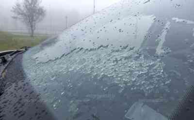 Vb-Tief erreicht Sachsen: Intensive Regenfälle im Erzgebirge, erster Schnee auf dem Fichtelberg, Deutsche Wetterdienst mit Unwetterwarnung: Bei 2 °C - knapp 25 °C kälter als vor einer Woche, Vb-Tief bringt den Vollherbst